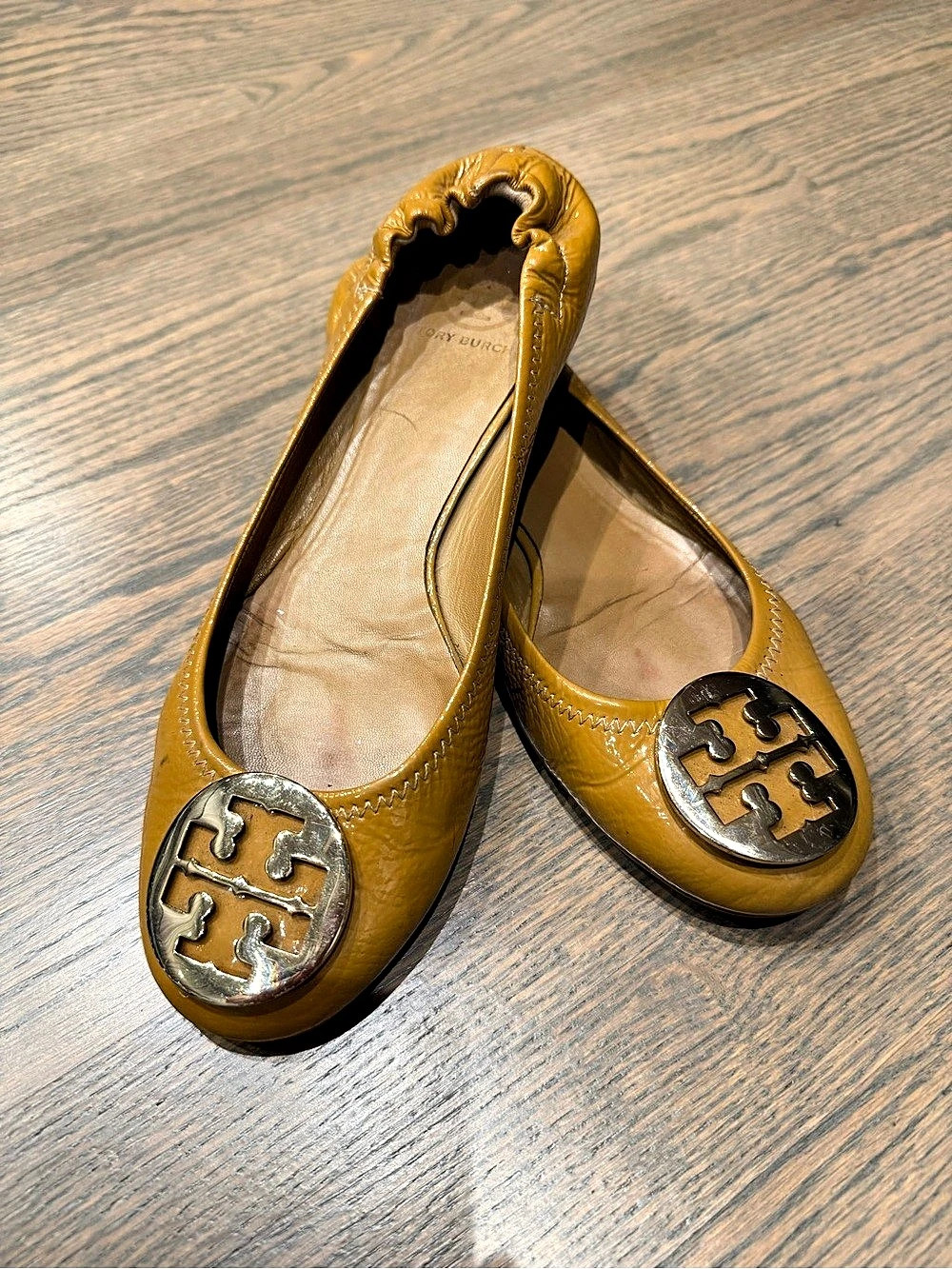 Tory Burch Minnie Travel Ballet Flat Ballet Flats in Gold and mustard color